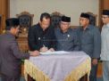 Ketua DPRD Kabupaten Muarojambi Pimpin Rapat Paripurna Setujui 7 Ranperda Tahun 2025