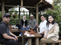Usai Nikmati Liburan Keluarga di Alam Kerinci, Menko Yusril Dilepas Langsung Bupati Monadi Menuju Jakarta