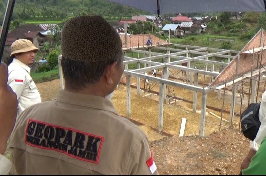Bupati Merangin Tinjau Pembangunan Pasar Muara Madras