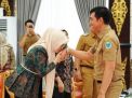 Bupati dan Ketua TP PKK Bersilaturahmi dengan Motivator Tangguh dan Rumah Bunda