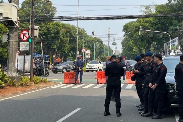 Ribuan Personel Gabungan Diterjunkan Amankan Debat Capres 2024 di KPU RI