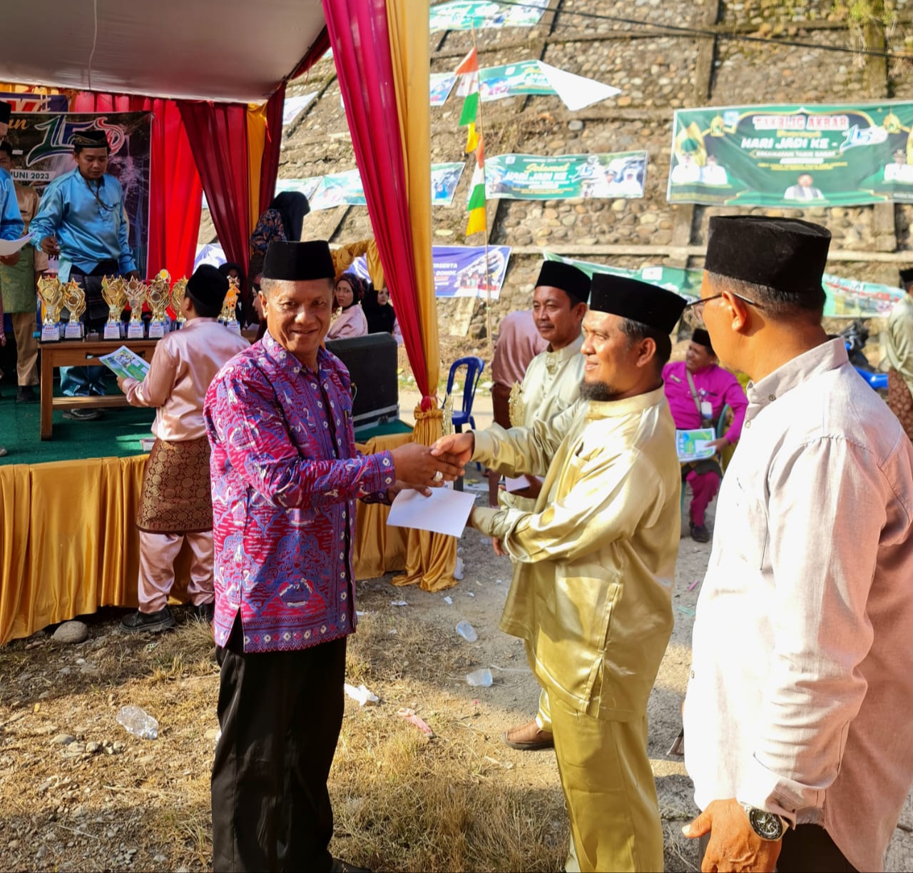HUT ke-15 tabir barat sukses dan meriah dan penuh perlombaan dan prestasi