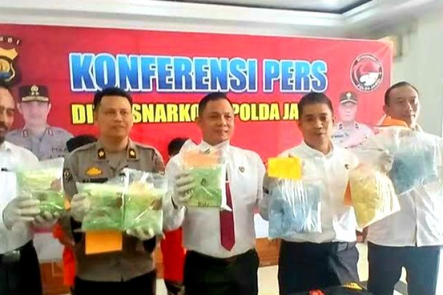 Polda Jambi Tangkap Kurir 4 Kilo Sabu dan 20.000 Butir Pil Ekstasi