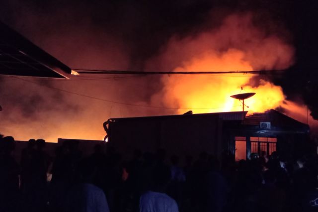 Kebakaran Hebat di Jelutung, Pabrik Tahu dan Rumah Warga Ludes Dilalap Api