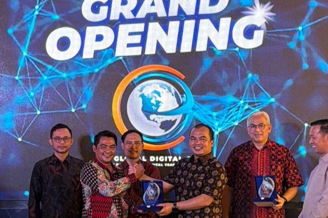 GUBERNUR AL HARIS RESMIKAN DATA CENTER GDC, INFRASTRUKTUR DIGITAL MODERN KEBANGGAAN PUTRA DAERAH JAMBI