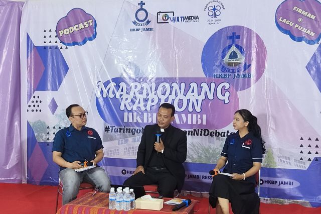HKBP Jambi Gelar Podcast "Marnonang Taringot Tu Harajaon Ni Debata Raphon HKBP Jambi"