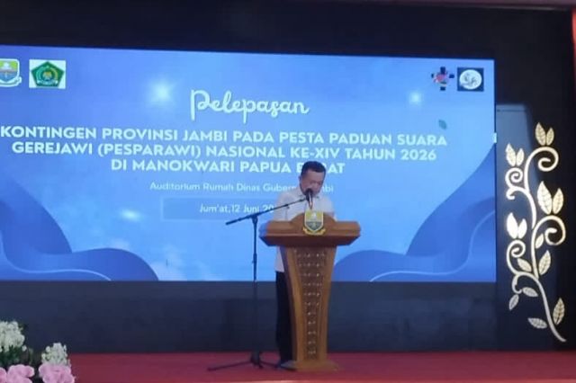 Gubernur Al Haris Pimpin Pelepasan Kontingen Provinsi Jambi Pada Pesparawi Nasional Ke- XIV di Manokwari Papua Barat