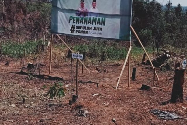 Kegiatan Penanaman 1 Juta Pohon dilakukan di lokasi Tahura Batanghari oleh Kapolda Jambi didampingi Bupati Batanghari.