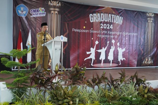 Gubernur Al Haris Motivasi Siswa/Siswi SMK Kesehatan Baiturrahim Lanjutkan Studi ke Jenjang Lebih Tinggi