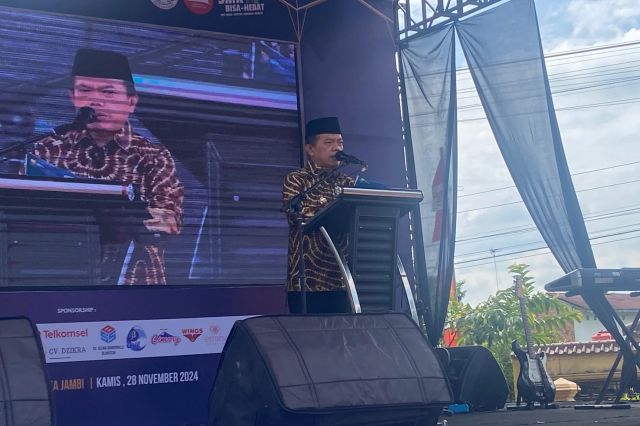 Gubernur Al Haris Hadiri Exhibition di SMK Negeri 2 Kota Jambi