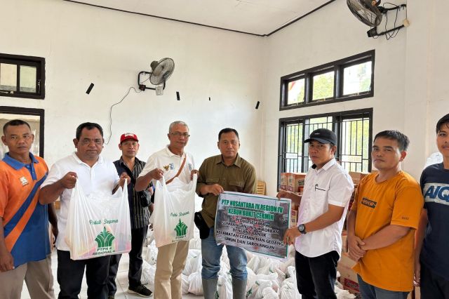 PTPN IV Regional 4 Bantu Korban Banjir 3 Kecamatan di Sarolangun