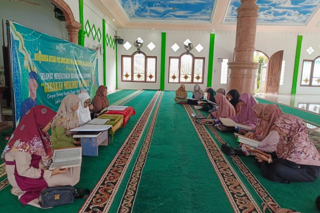 PAC Muslimat NU & MWCNU Muara Sabak Barat Gelar Kegiatan Gerakan Muslimat NU Peduli