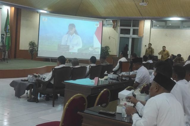 Bupati Batang Hari Hadiri Peluncuran 124 Koperasi Merah Putih, Serentak Diluncurkan Presiden Prabowo