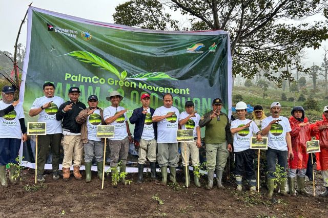 PTPN IV Regional IV Tanam 2.000 Pohon di Kaki Gunung Kerinci