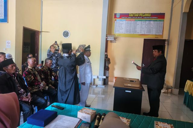 Percepat Layanan Ke Masyarakat, Camat Siulak Mukai Lantik Kades Lubuk Tabun