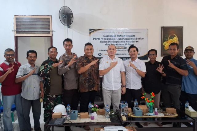 Tingkatkan Kepatuhan Masyarakat, Kebun Durian Luncuk PTPN IV Bersama Cabjari Batanghari Gelar Sosialisasi Hukum