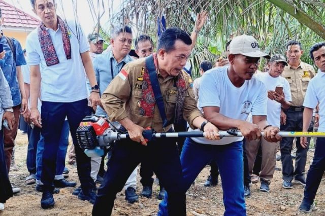 25 Kelompok Jasa Terima Bantuan Dumisake Perkebunan Tahun 2023