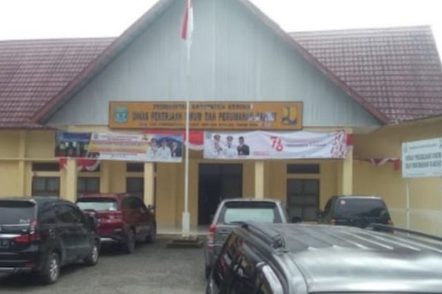 Oknum Tenaga Honorer PUPR Kerinci "MIA PUTRI, Diduga Sebagai Pelaksana Proyek Jatah seorang Oknum Pejabat di Lingkup Pemkab Kerinci