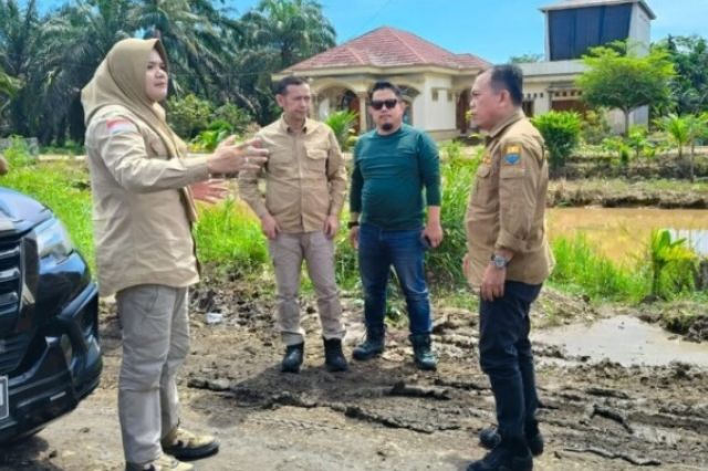 Gubernur Jambi Didampingi Bupati Dan Wakil Bupati Tanjab Timur Tinjau Jalan Sabak–Nipah Panjang, Proyek Multiyears Siap Dimulai 2026