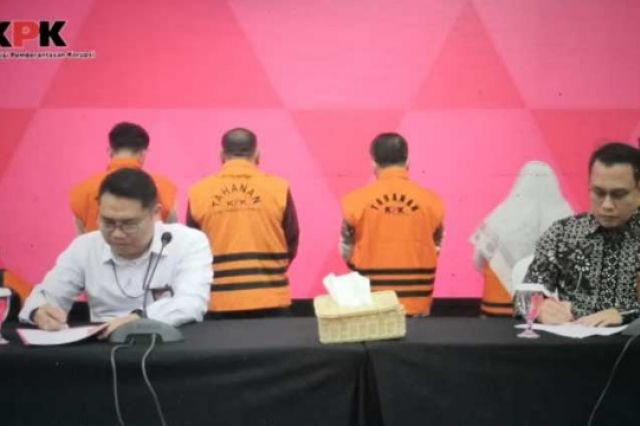 Ditetapkan Tersangka suap Ketok Palu RAPBD Jambi 2017-2018 Isteri Mantan Gubernur Jambi Ditahan KPK